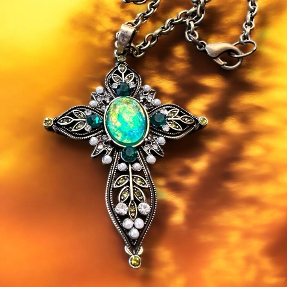 Elegant Green, Gold, and Bronze toned Cross Pendant Necklace - Picture 12 of 16